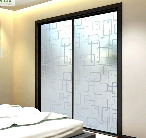 Để đảm bảo sự riếng tư hãy sử dụng kính mờ cho phòng ngủ